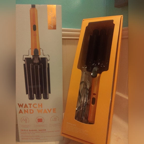 Danielle Creations Other - Danielle Creations Watch and Wave Triple Barrel Waver